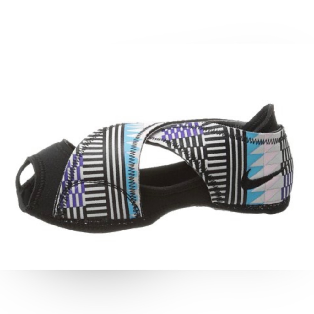 Nike Studio Wraps Barre Yoga Sock Slipper Shoe Medium Like New